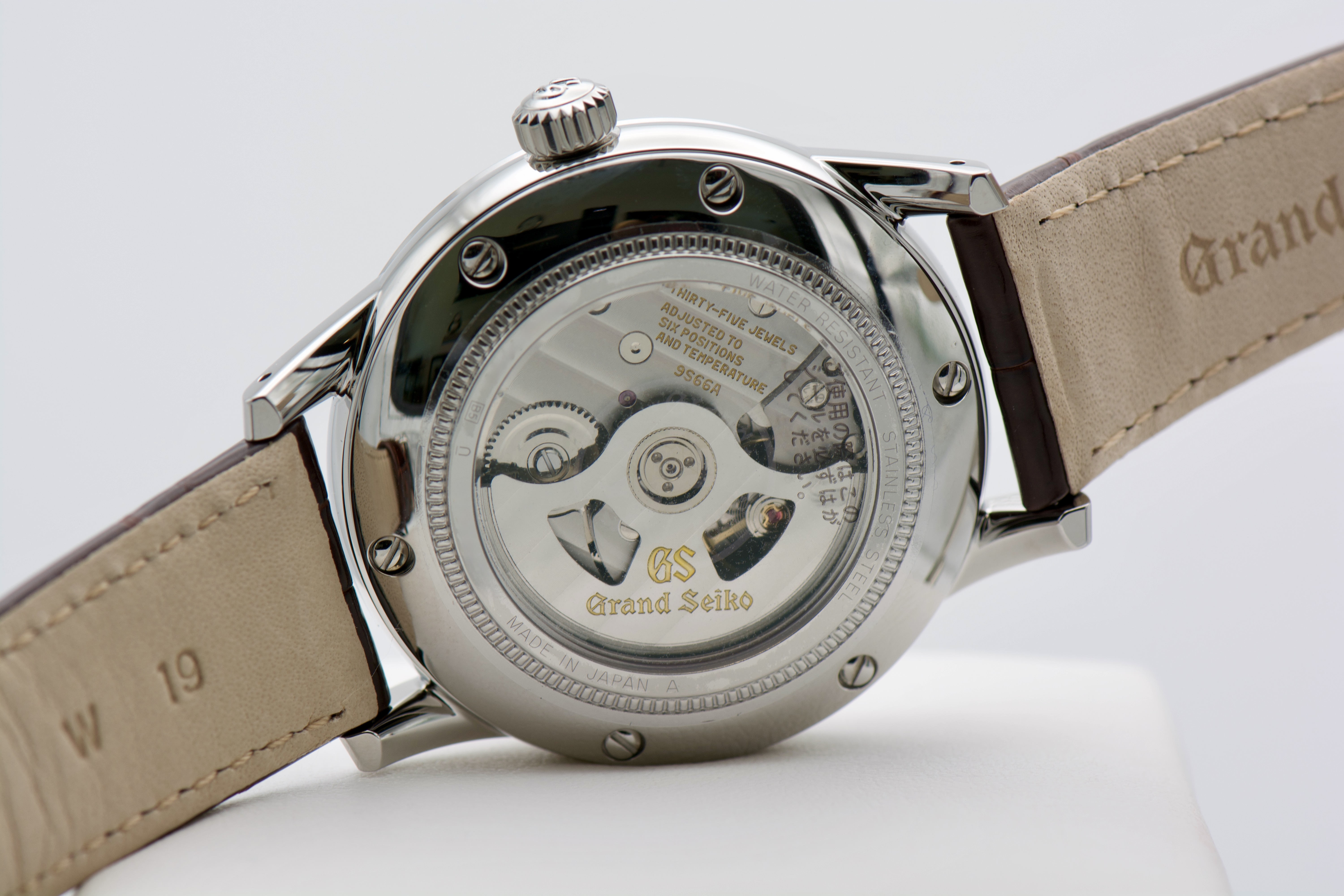 Grand Seiko SBGM221 GMT - Image 3