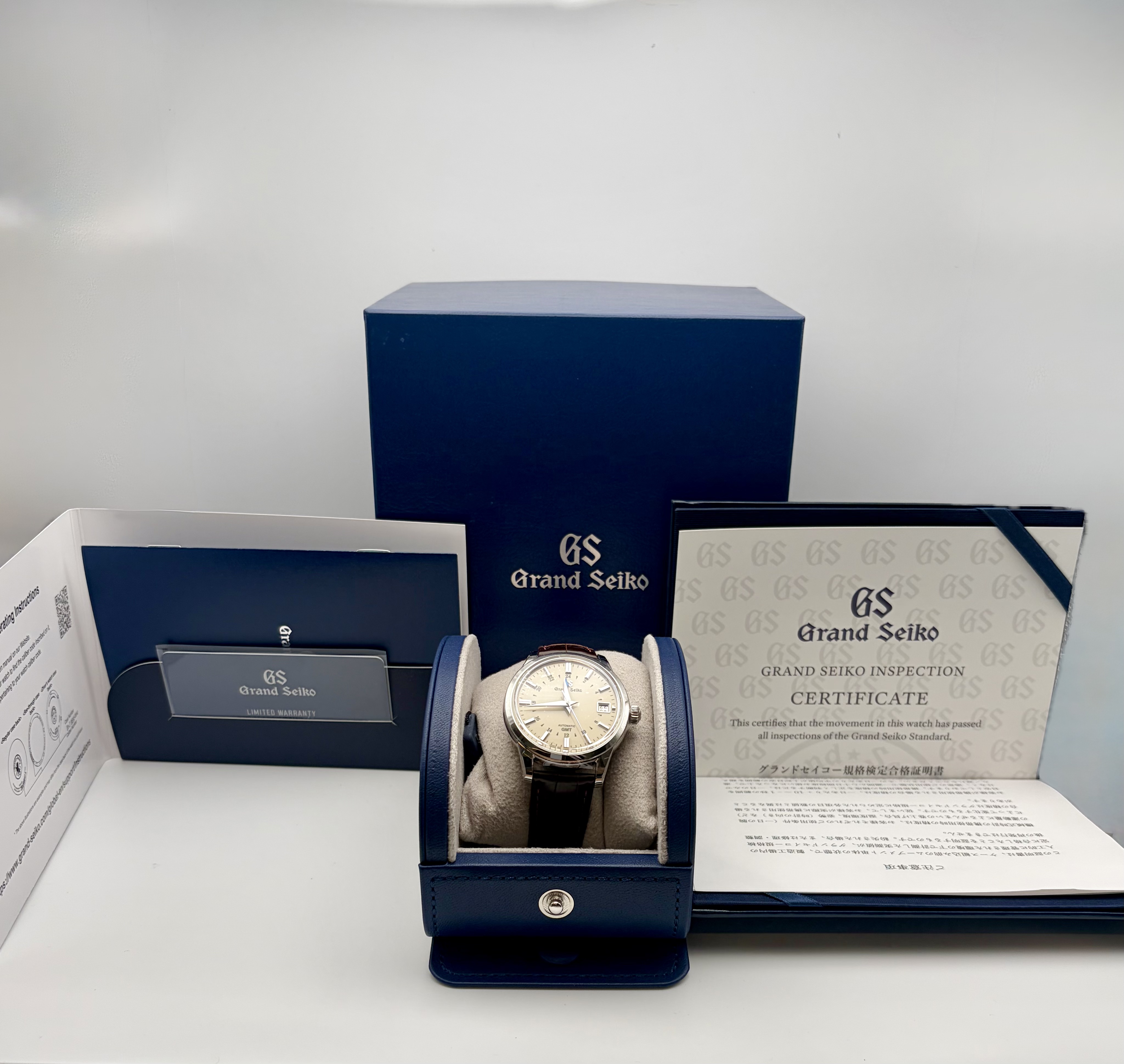 Grand Seiko SBGM221 GMT - Image 6